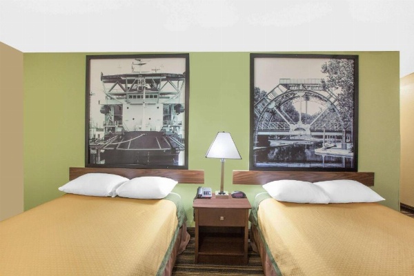 Super 8 by Wyndham Natchitoches image 11