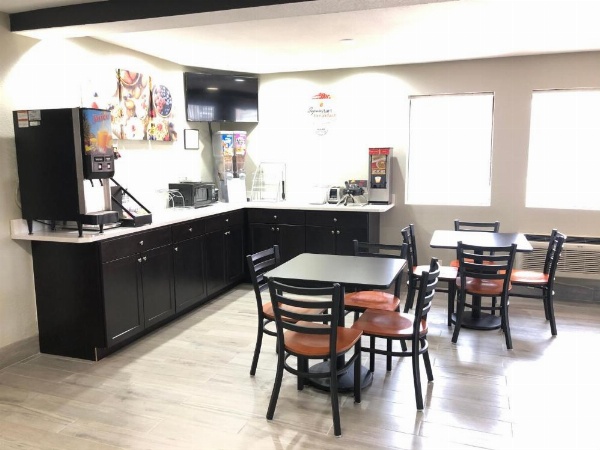 Super 8 by Wyndham Natchitoches image 18